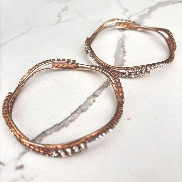 Pair of Gold Tone Bangle Bracelet Rhinestones - Picture 1 of 11